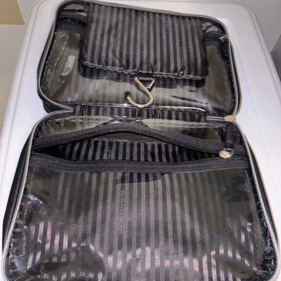 NWT VICTORIA SECRET cosmetic bag - Picture 3 of 4